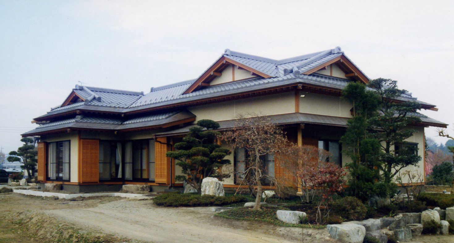 Thiết kế nhà kiểu Nhật với cổng vào nhà có kiến trúc cổ xưa